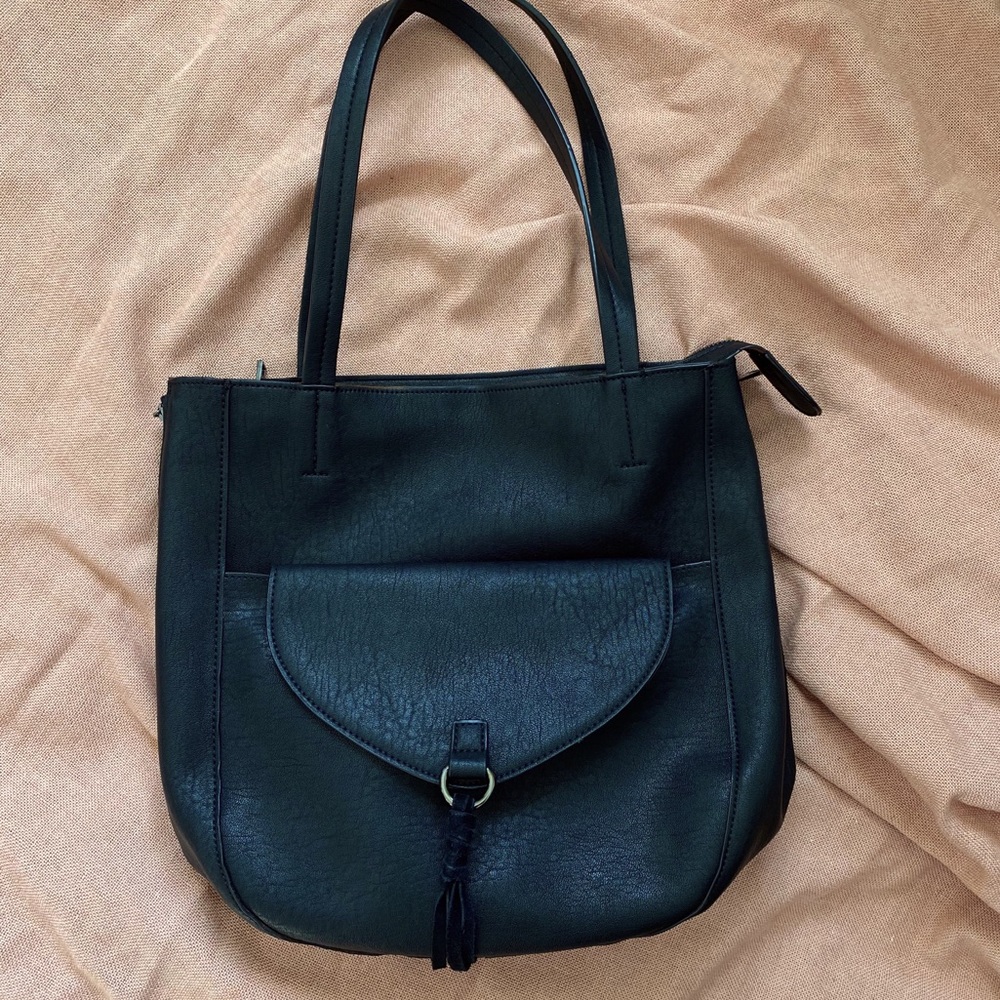 Tassel Expandable Hobo Bag